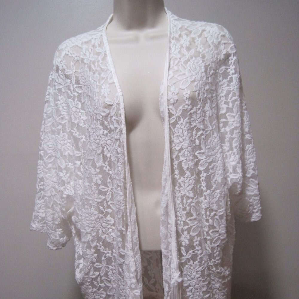 Mauve Lace Crocheted 3/4 Sleeve Large White Fringed Bottom Open Front Cover-up